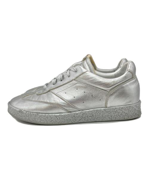 MM6 Maison Margiela（エムエムシックスメゾンマルジェラ）MM6 Maison Margiela (エムエムシックスメゾンマルジェラ) メタリックシルバースニーカー シルバー サイズ:41の古着・服飾アイテム