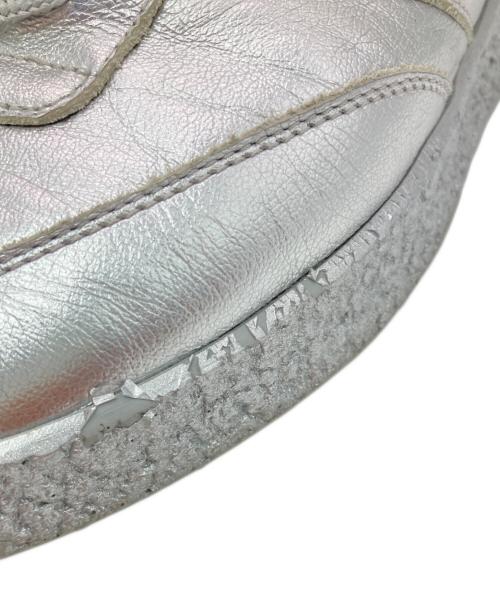 MM6 Maison Margiela（エムエムシックスメゾンマルジェラ）MM6 Maison Margiela (エムエムシックスメゾンマルジェラ) メタリックシルバースニーカー シルバー サイズ:41の古着・服飾アイテム