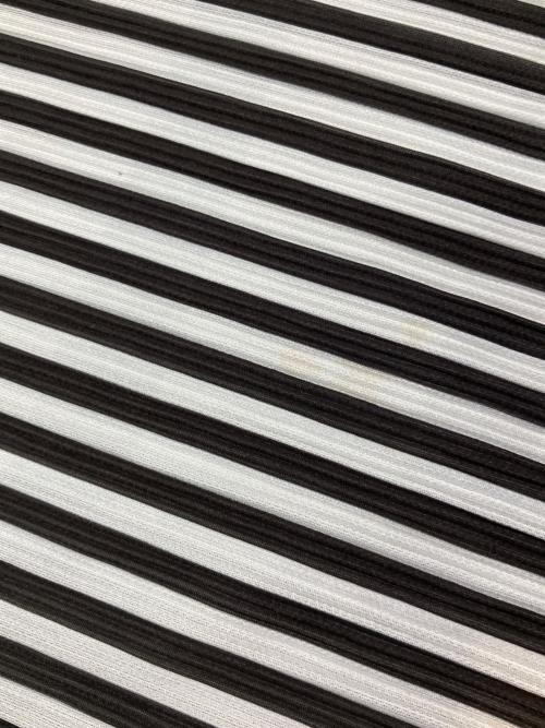 PLEATS PLEASE（プリーツプリーズ）PLEATS PLEASE (プリーツプリーズ) ノースリーブプリーツカットソー グレー×ブラック サイズ:Freeの古着・服飾アイテム