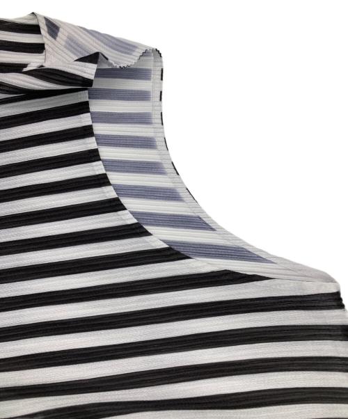 PLEATS PLEASE（プリーツプリーズ）PLEATS PLEASE (プリーツプリーズ) ノースリーブプリーツカットソー グレー×ブラック サイズ:Freeの古着・服飾アイテム