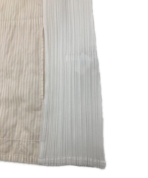 PLEATS PLEASE（プリーツプリーズ）PLEATS PLEASE (プリーツプリーズ) プリーツブラウス ベージュ×ホワイト サイズ:3の古着・服飾アイテム