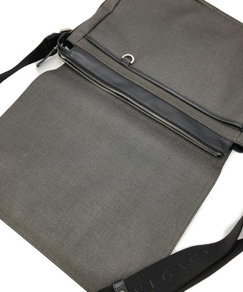 BVLGARI（ブルガリ）BVLGARI (ブルガリ) PVCメッセンジャーバッグ グレーの古着・服飾アイテム