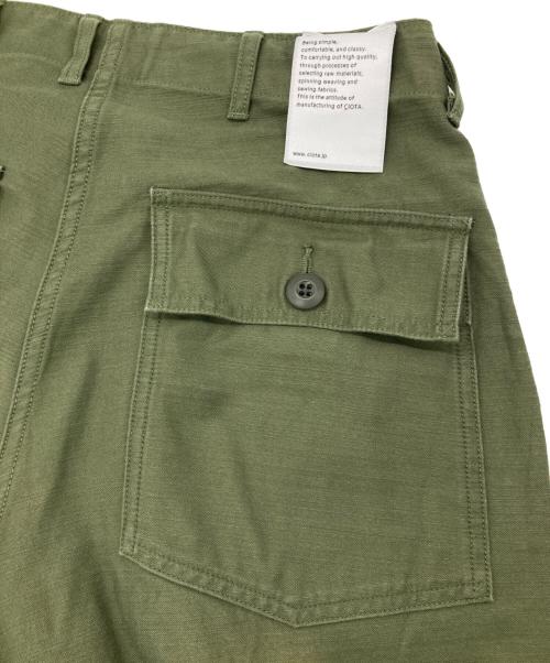 CIOTA（シオタ）CIOTA (シオタ) 新ムラ糸スビンコットンベイカーパンツ カーキ サイズ:Mの古着・服飾アイテム