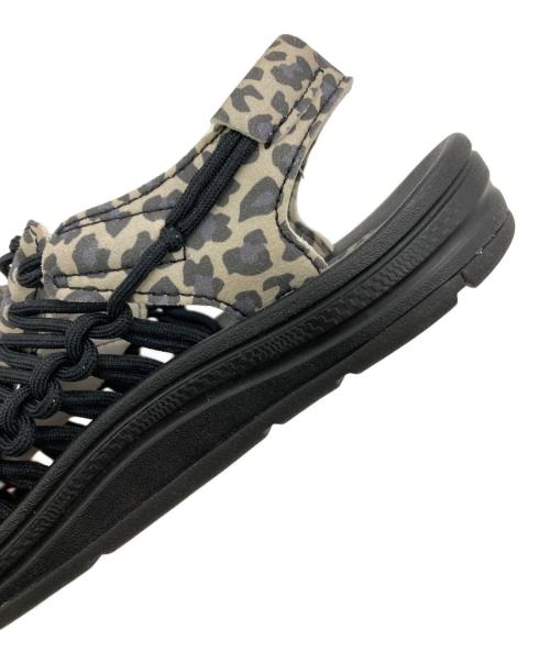 KEEN（キーン）KEEN (キーン) green label relaxing (グリーンレーベルリラクシング) UNEEK ベージュ×ブラック サイズ:US7.5の古着・服飾アイテム