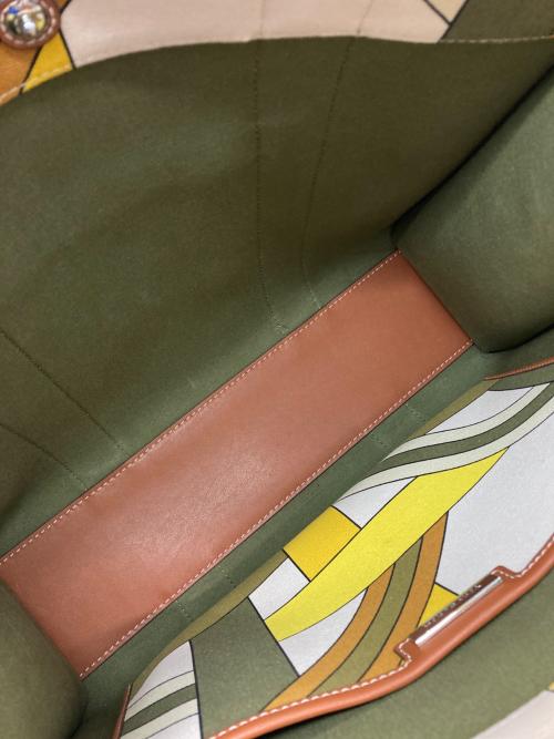 TORY BURCH（トリーバーチ）TORY BURCH (トリーバーチ) プリントキャンバストート イエロー×グリーンの古着・服飾アイテム