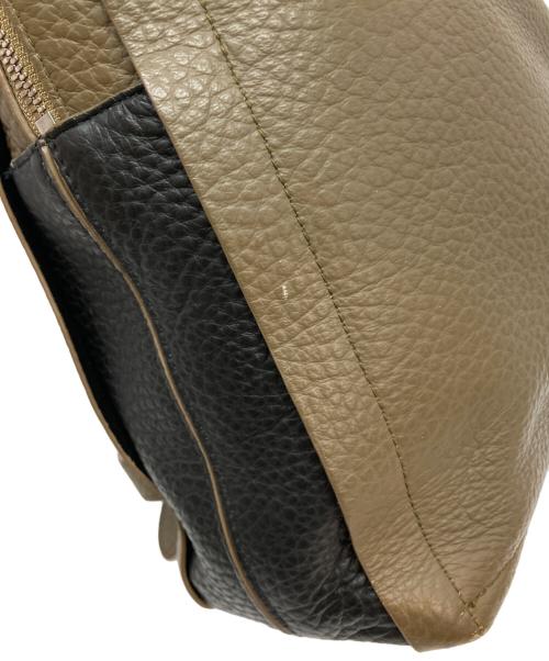 FURLA（フルラ）FURLA (フルラ) レザーバックパック カーキの古着・服飾アイテム