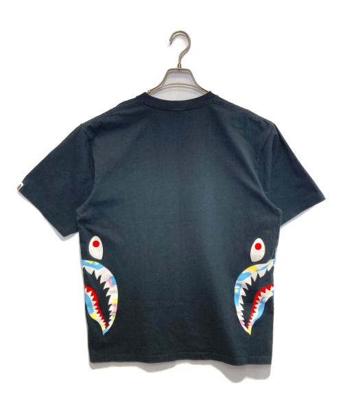 A BATHING APE（アベイシングエイプ）A BATHING APE (アベイシングエイプ) シャークプリントTシャツ ブラック サイズ:Lの古着・服飾アイテム