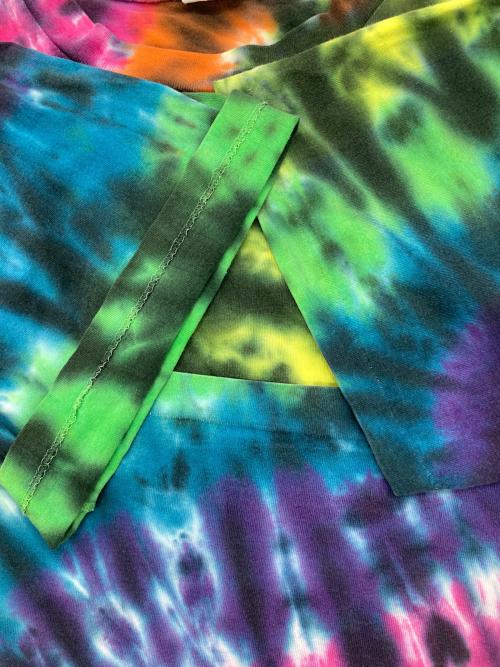 BYE-DYE（バイディ）BYE-DYE (バイディ) ［古着］タイダイ染めTシャツ マルチカラー サイズ:XLの古着・服飾アイテム