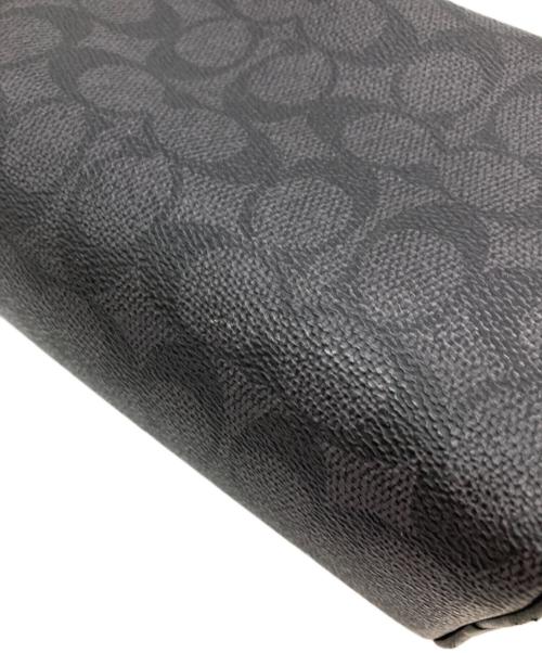 COACH（コーチ）COACH (コーチ) スモール トラベル キット・シグネチャー キャンバス ブラックの古着・服飾アイテム