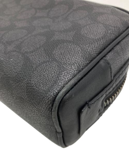 COACH（コーチ）COACH (コーチ) スモール トラベル キット・シグネチャー キャンバス ブラックの古着・服飾アイテム