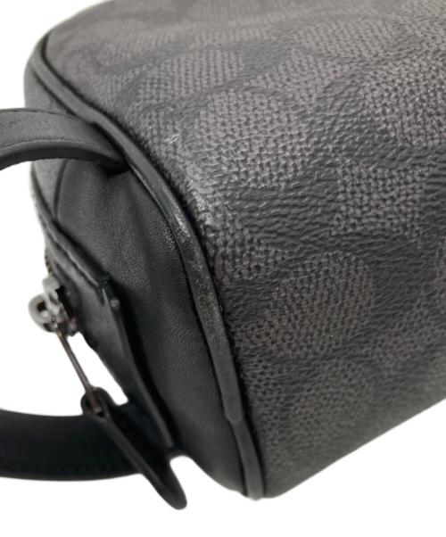 COACH（コーチ）COACH (コーチ) スモール トラベル キット・シグネチャー キャンバス ブラックの古着・服飾アイテム