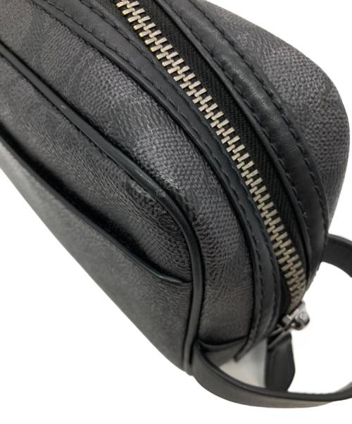 COACH（コーチ）COACH (コーチ) スモール トラベル キット・シグネチャー キャンバス ブラックの古着・服飾アイテム