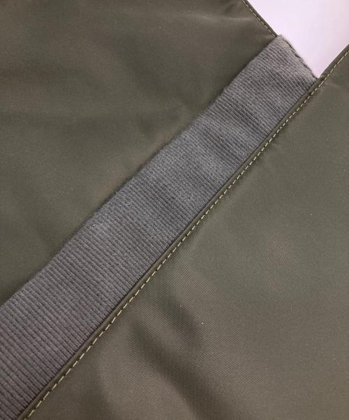 BRIEFING（ブリーフィング）BRIEFING (ブリーフィング) TILT TRIANGLE TOTE オリーブの古着・服飾アイテム