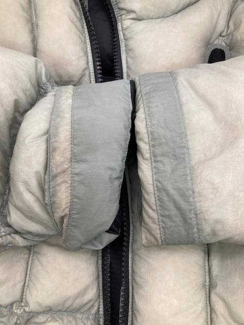 STONE ISLAND（ストーンアイランド）STONE ISLAND (ストーンアイランド) SEAM FADED LIGHT NYLON TELA DOWN JACKET グリーン サイズ:Mの古着・服飾アイテム