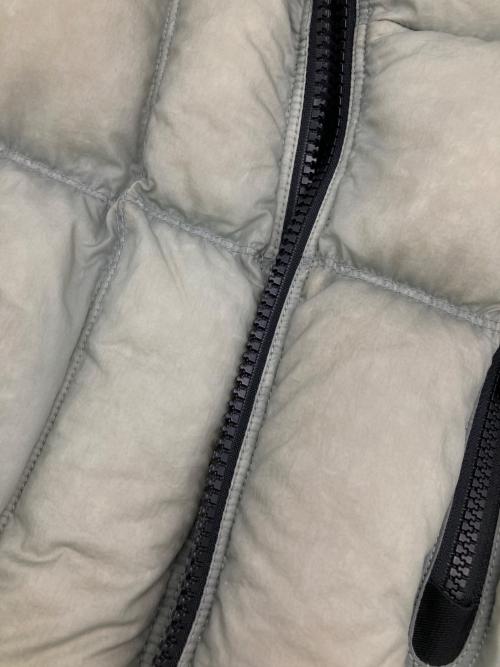 STONE ISLAND（ストーンアイランド）STONE ISLAND (ストーンアイランド) SEAM FADED LIGHT NYLON TELA DOWN JACKET グリーン サイズ:Mの古着・服飾アイテム