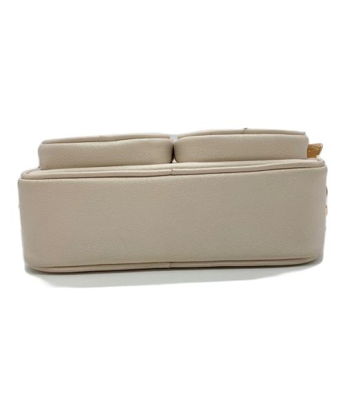 MICHAEL KORS（マイケルコース）MICHAEL KORS (マイケル・コース) レザーポケットクロスボディ ウィズアタッチミディアム アイボリーの古着・服飾アイテム