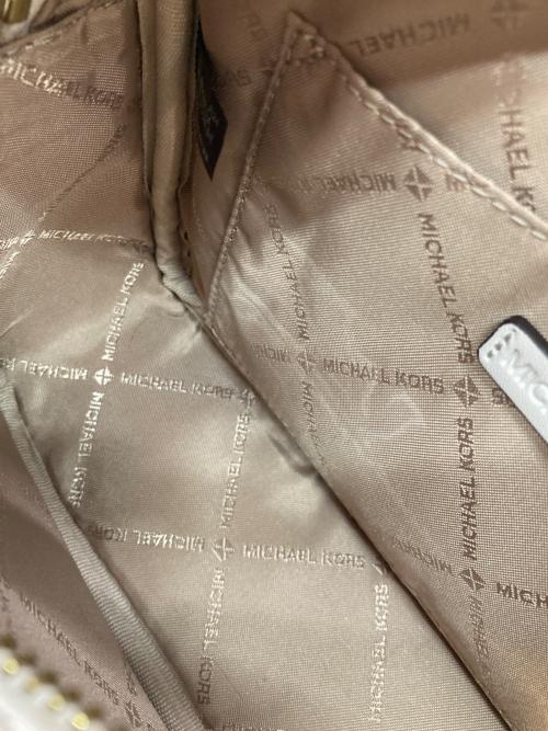 MICHAEL KORS（マイケルコース）MICHAEL KORS (マイケル・コース) レザーポケットクロスボディ ウィズアタッチミディアム アイボリーの古着・服飾アイテム