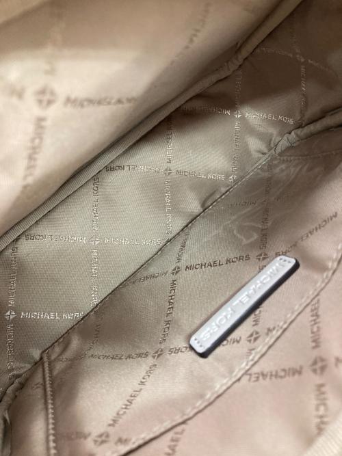 MICHAEL KORS（マイケルコース）MICHAEL KORS (マイケル・コース) レザーポケットクロスボディ ウィズアタッチミディアム アイボリーの古着・服飾アイテム
