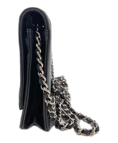 CHANEL（シャネル）CHANEL (シャネル) カメリアチェーンウォレット ブラックの古着・服飾アイテム
