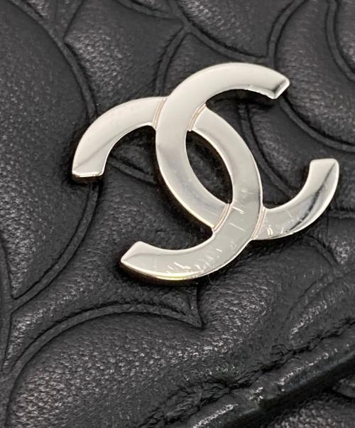 CHANEL（シャネル）CHANEL (シャネル) カメリアチェーンウォレット ブラックの古着・服飾アイテム