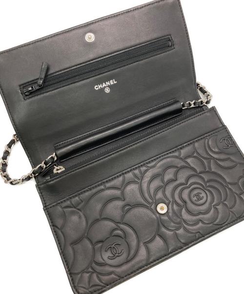 CHANEL（シャネル）CHANEL (シャネル) カメリアチェーンウォレット ブラックの古着・服飾アイテム