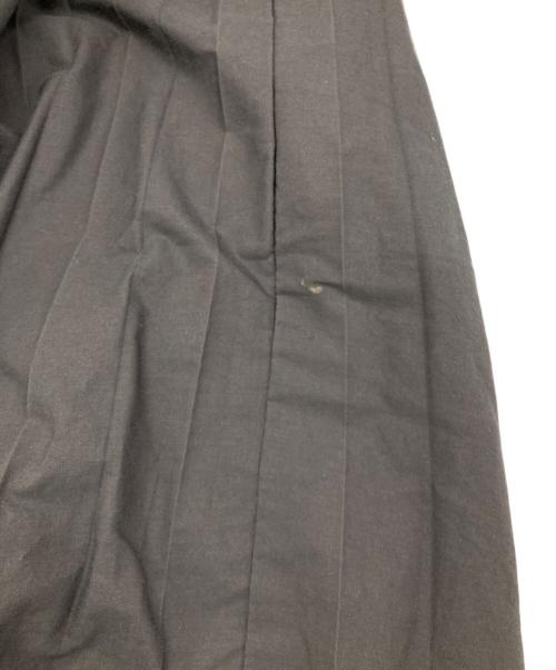 ebure（エブール）ebure (エブール) ボタニカルコットンプリーツフレアスカート グレー サイズ:36の古着・服飾アイテム