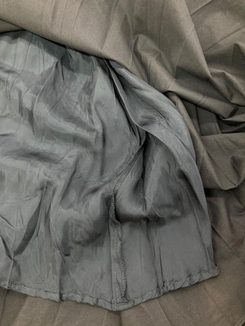 ebure（エブール）ebure (エブール) ボタニカルコットンプリーツフレアスカート グレー サイズ:36の古着・服飾アイテム