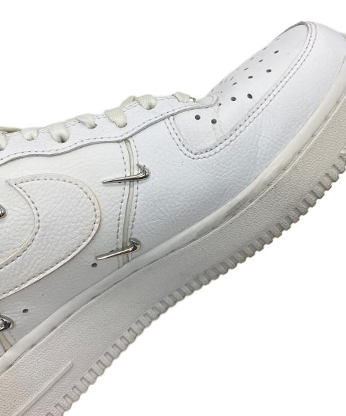 NIKE（ナイキ）NIKE (ナイキ) WMNS AIR FORCE 1 '07 LX ホワイト サイズ:US9の古着・服飾アイテム