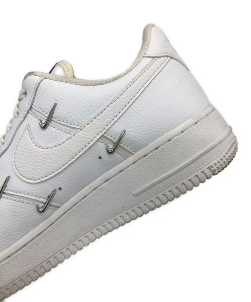 NIKE（ナイキ）NIKE (ナイキ) WMNS AIR FORCE 1 '07 LX ホワイト サイズ:US9の古着・服飾アイテム
