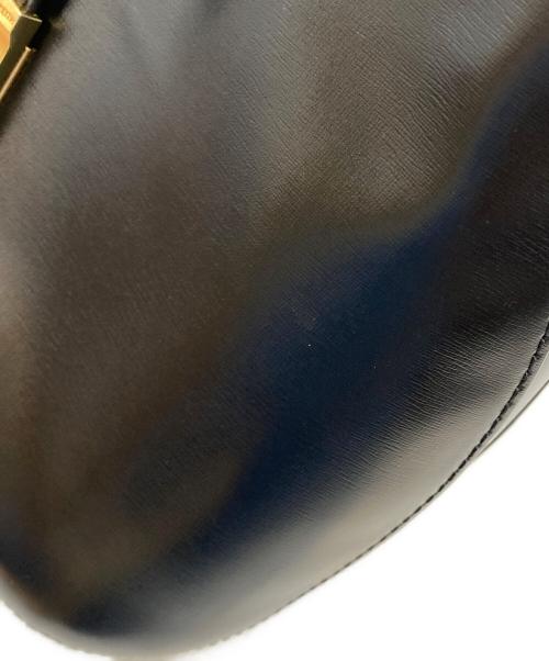 CHARLES & KEITH（チャールズアンドキース）CHARLES & KEITH (チャールズアンドキース) ウィステリア ショルダーバッグ ブラックの古着・服飾アイテム