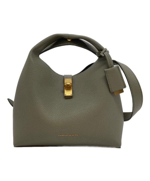 CHARLES & KEITH（チャールズアンドキース）CHARLES & KEITH (チャールズアンドキース) チャンスメタリックアクセントバケットバッグ ディープオリーブの古着・服飾アイテム