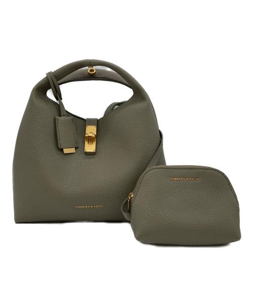 CHARLES & KEITH（チャールズアンドキース）CHARLES & KEITH (チャールズアンドキース) チャンスメタリックアクセントバケットバッグ ディープオリーブの古着・服飾アイテム