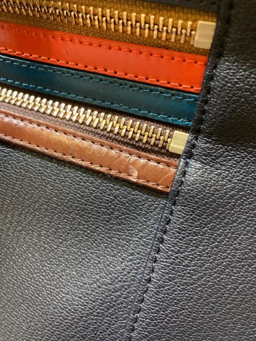 PAUL SMITH（ポールスミス）PAUL SMITH (ポールスミス) シグネチャージップストライプトートバッグ ネイビーの古着・服飾アイテム
