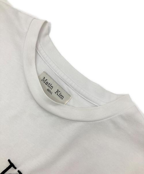 Matin Kim（マーティン・キム）Matin Kim (マーティン・キム) ロゴ刺繍Tシャツ ホワイト サイズ:Freeの古着・服飾アイテム