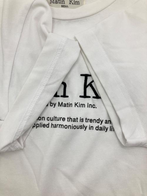 Matin Kim（マーティン・キム）Matin Kim (マーティン・キム) ロゴ刺繍Tシャツ ホワイト サイズ:Freeの古着・服飾アイテム
