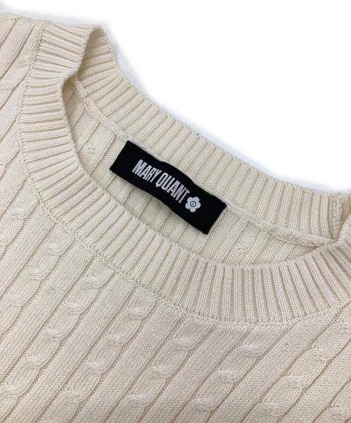 MARY QUANT（マリークヮント）MARY QUANT (マリークヮント) デイジーワンポイントショートスリーブニット ベージュ サイズ:Mの古着・服飾アイテム