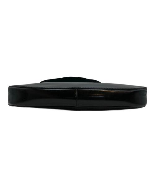 GUCCI（グッチ）GUCCI (グッチ) パテントレザーワンショルダーバッグ ブラックの古着・服飾アイテム
