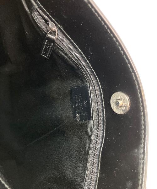GUCCI（グッチ）GUCCI (グッチ) パテントレザーワンショルダーバッグ ブラックの古着・服飾アイテム