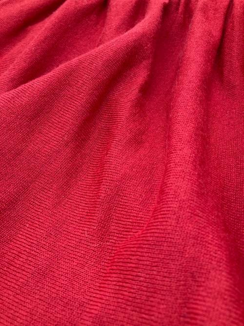 Curensology（カレンソロジー）Curensology (カレンソロジー) ハイネックギャザーニット レッド サイズ:Freeの古着・服飾アイテム
