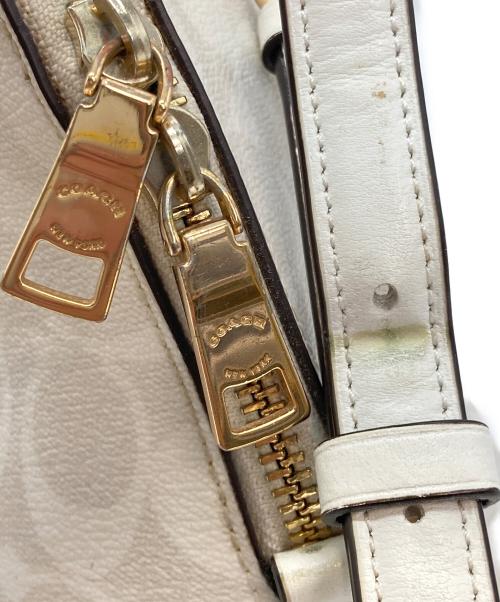 COACH（コーチ）COACH (コーチ) ケイティサッチェル 2WAYショルダーバッグ ホワイトの古着・服飾アイテム