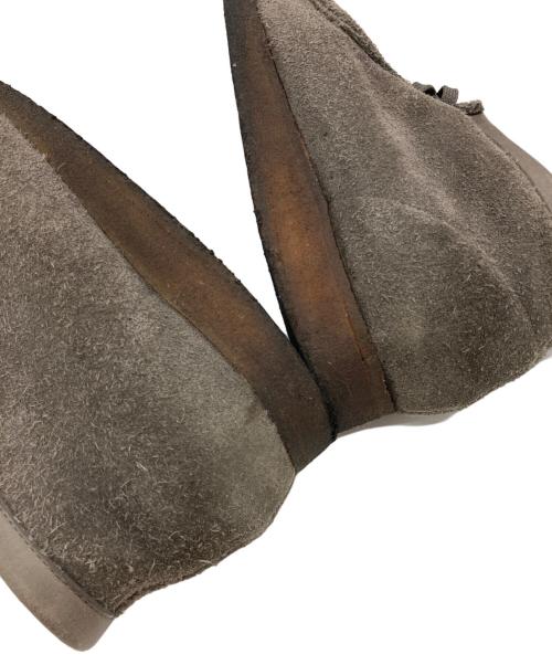 CLARKS（クラークス）CLARKS (クラークス) WALLABEE グレー サイズ:8 1/2の古着・服飾アイテム