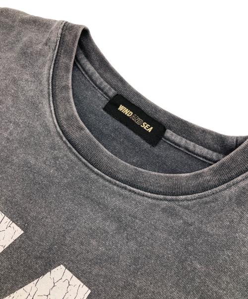 WIND AND SEA（ウィンダンシー）WIND AND SEA (ウィンダンシー) CRACK P DYE TEE チャコールグレー サイズ:Mの古着・服飾アイテム