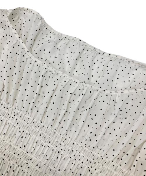 CELFORD（セルフォード）CELFORD (セルフォード) トップシャーリングワンピース アイボリー サイズ:36の古着・服飾アイテム