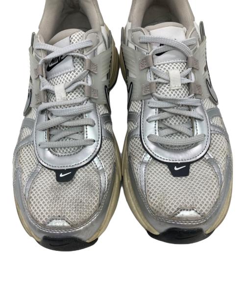 NIKE（ナイキ）NIKE (ナイキ) V2K ラン ホワイト サイズ:US9.5の古着・服飾アイテム