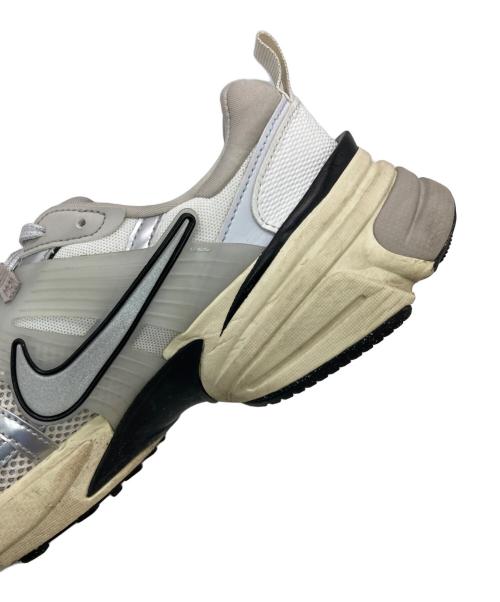 NIKE（ナイキ）NIKE (ナイキ) V2K ラン ホワイト サイズ:US9.5の古着・服飾アイテム