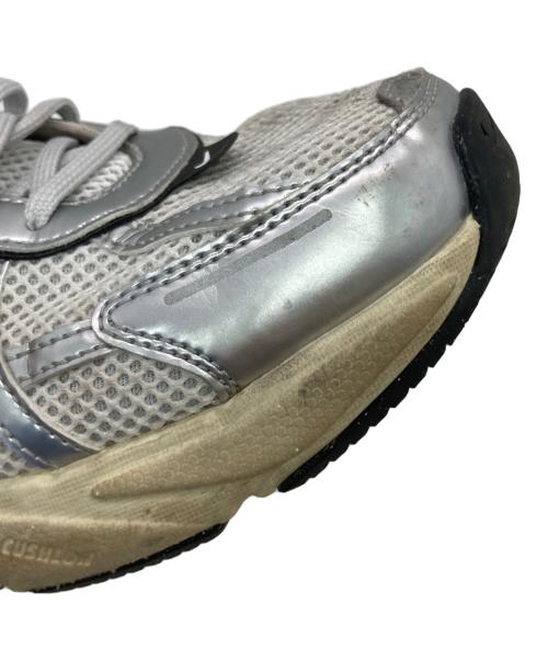 NIKE（ナイキ）NIKE (ナイキ) V2K ラン ホワイト サイズ:US9.5の古着・服飾アイテム