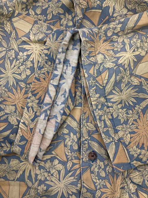 BANANA REPUBLIC（バナナリパブリック）BANANA REPUBLIC (バナナリパブリック) ［古着］総柄S/Sシャツ ベージュ×ブルー サイズ:Mの古着・服飾アイテム