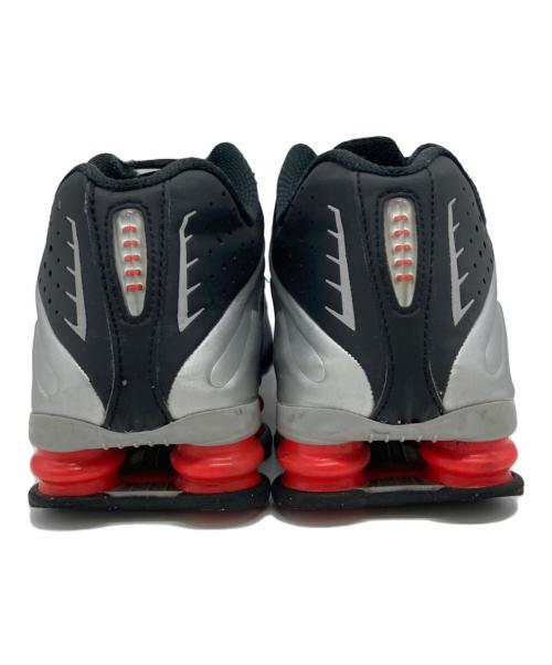 NIKE（ナイキ）NIKE (ナイキ) SHOX R4 シルバー×ブラック サイズ:US8.5の古着・服飾アイテム