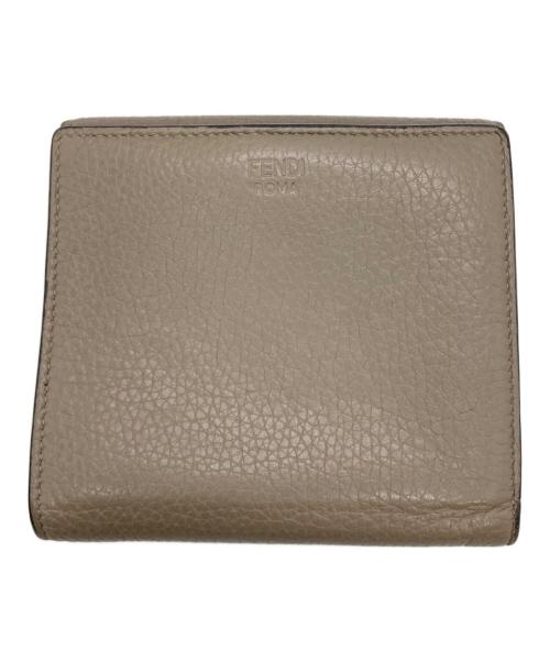 FENDI（フェンディ）FENDI (フェンディ) Peekaboo3つ折り財布 グレーの古着・服飾アイテム