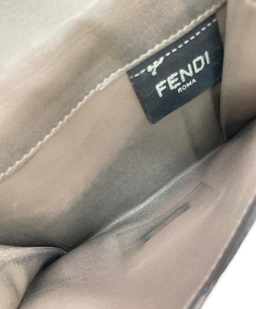 FENDI（フェンディ）FENDI (フェンディ) Peekaboo3つ折り財布 グレーの古着・服飾アイテム